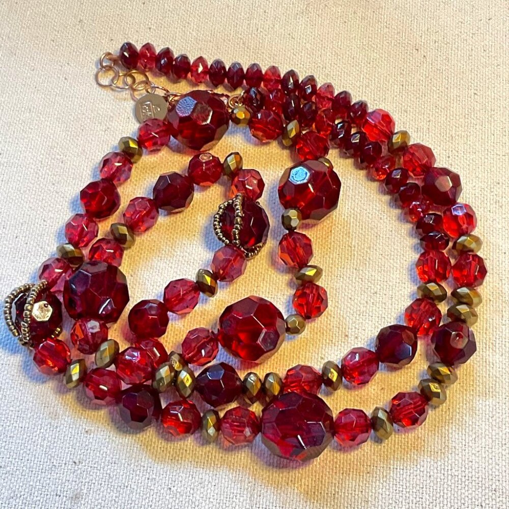 Lauren Conrad Cranberry Beaded Necklace – Holiday Glam